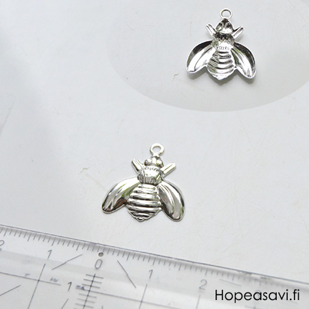  *Tarjous* Maskotti, hopeoitua messinki, MEHILINEN, 16X15mm, 2kpl