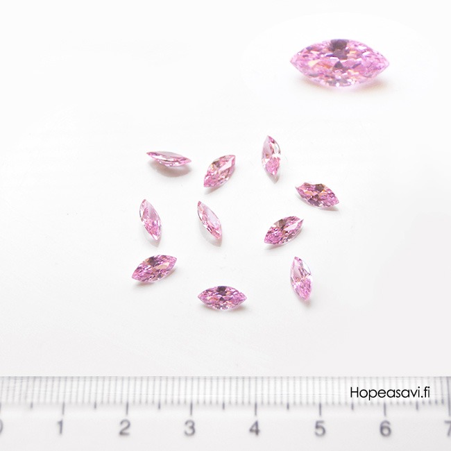 Kuutiollinen Zirkonia, Pinkki (pink), markiisi (navette) 8x4mm, 1kpl