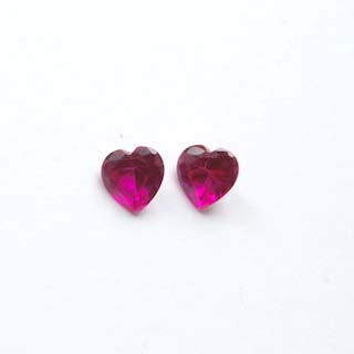 Synteettinen Rubiini, Tumma pinkki, Sydmen muotoinen, 7x7mm, 1kpl