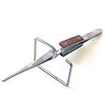 Pinsetit, juotosatulat, suora k�rki, x-puristus (perusasennossa kiinni), kahvassa puueristys, integroitu teline, 17cm