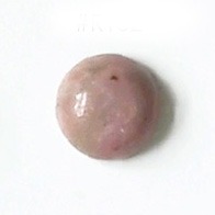 Rodoniitti, py�r�hiottu kapussi, ympyr� 10mm, tasainen tausta, kuvassa #102, uniikki kivi