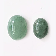  *Poistomyynti huomaa setti eri kokoa* Aventuriini, vaalea vihre, vrin svy uniikki, soikea 9.7x7.4mm ja 7.7x5.9mm